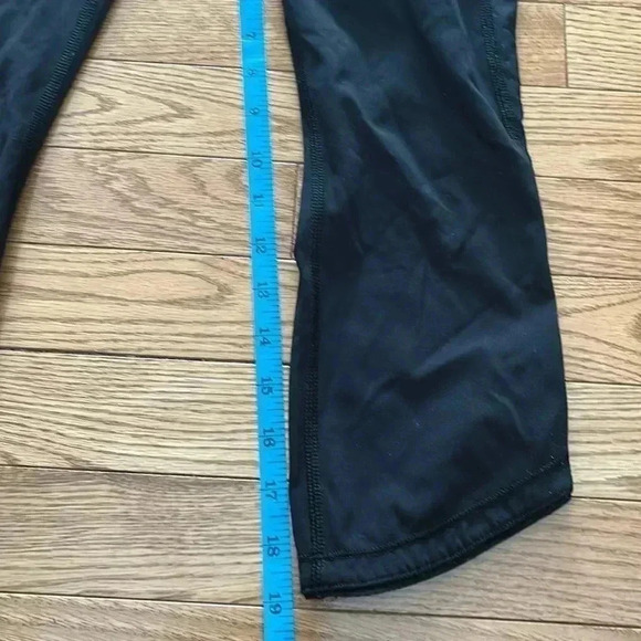 [6]Lululemon  Black Capri - Picture 6 of 9